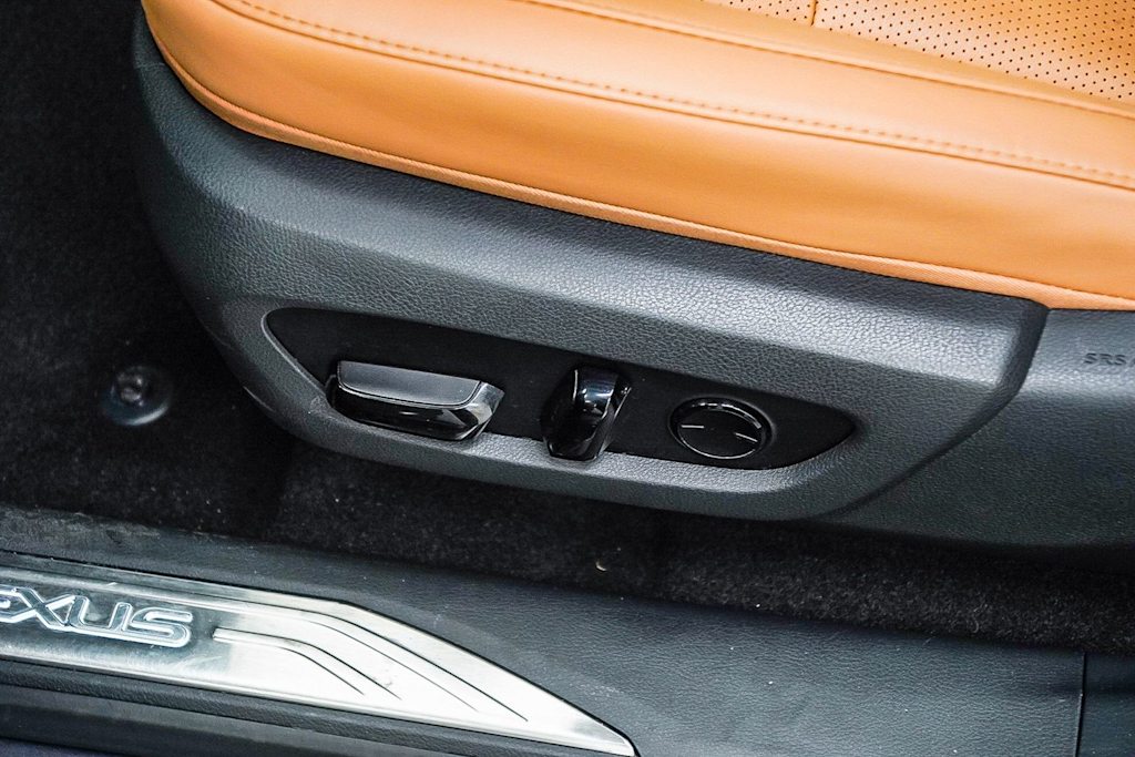 Thumbnail: 2024 Lexus RX - 31