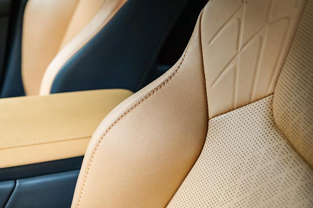 Thumbnail: 2025 Lexus RX - 26