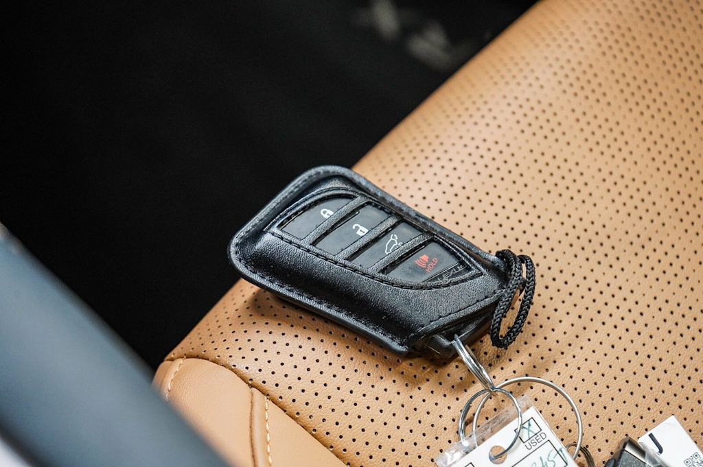 Thumbnail: 2023 Lexus RX - 17