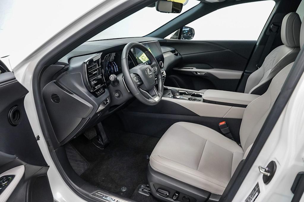 Thumbnail: 2024 Lexus RX - 11