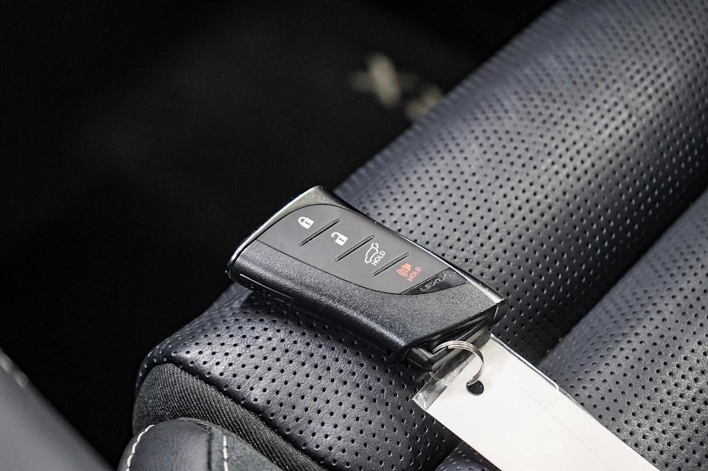 Thumbnail: 2025 Lexus RX - 18