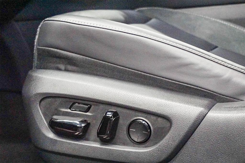 Thumbnail: 2024 Lexus RX - 26