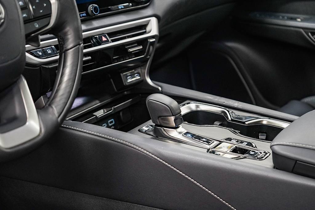 Thumbnail: 2025 Lexus RX - 16