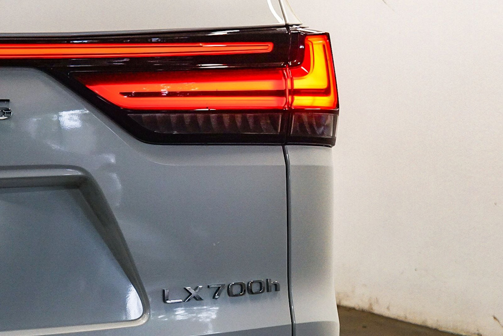 Thumbnail: 2025 Lexus ES - 23