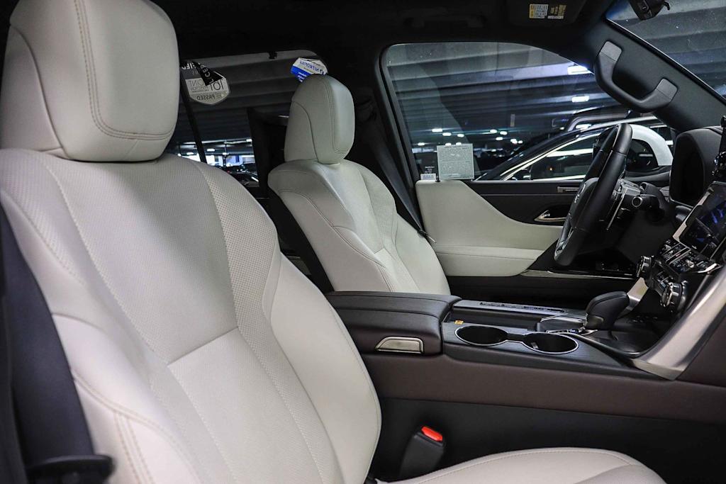 Thumbnail: 2025 Lexus ES - 9