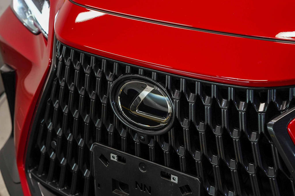 Thumbnail: 2025 Lexus ES - 22