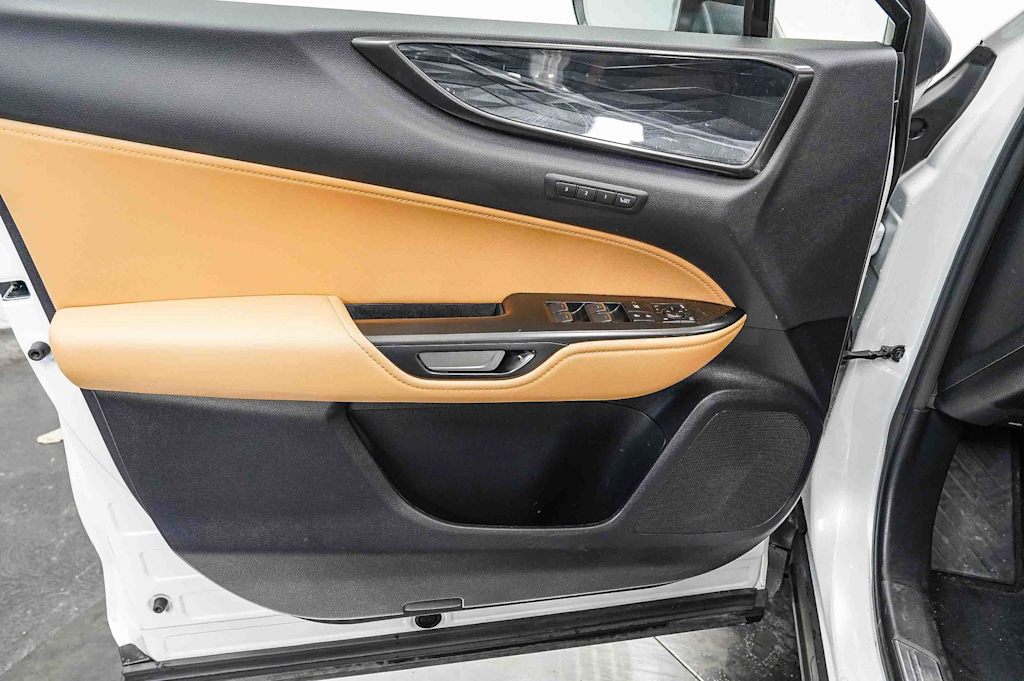 Thumbnail: 2024 Lexus ES - 26