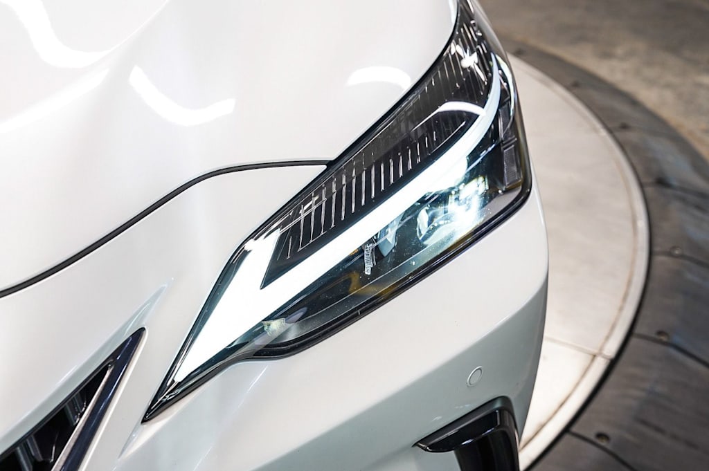 Thumbnail: 2024 Lexus ES - 21