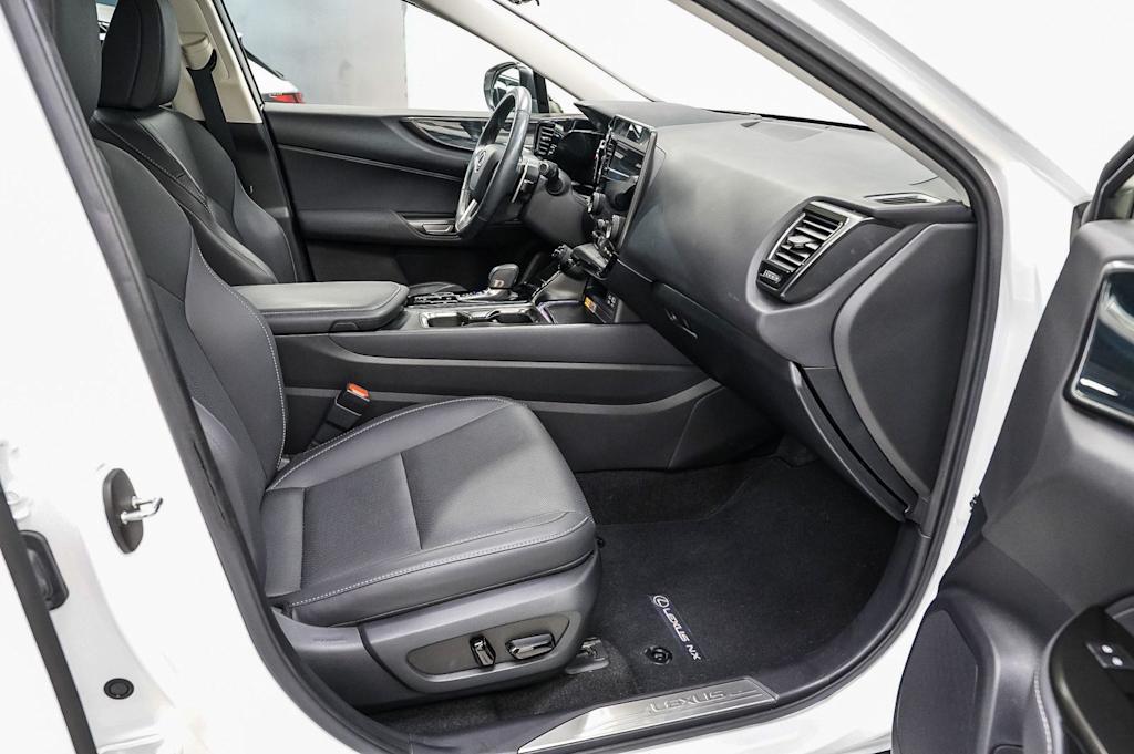 Thumbnail: 2024 Lexus ES - 9
