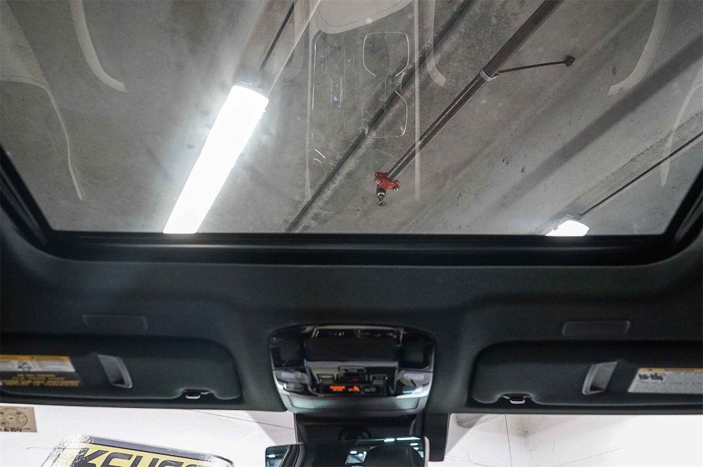 Thumbnail: 2024 Lexus ES - 26