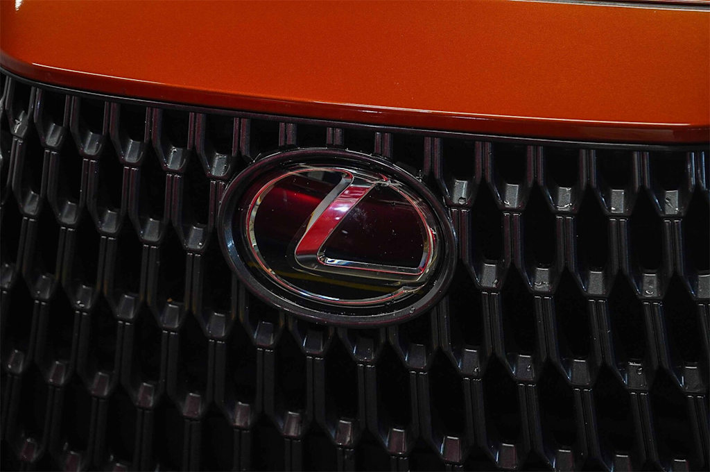 Thumbnail: 2024 Lexus ES - 23