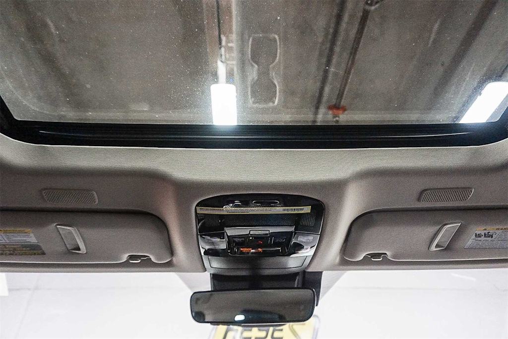 Thumbnail: 2025 Lexus ES - 22