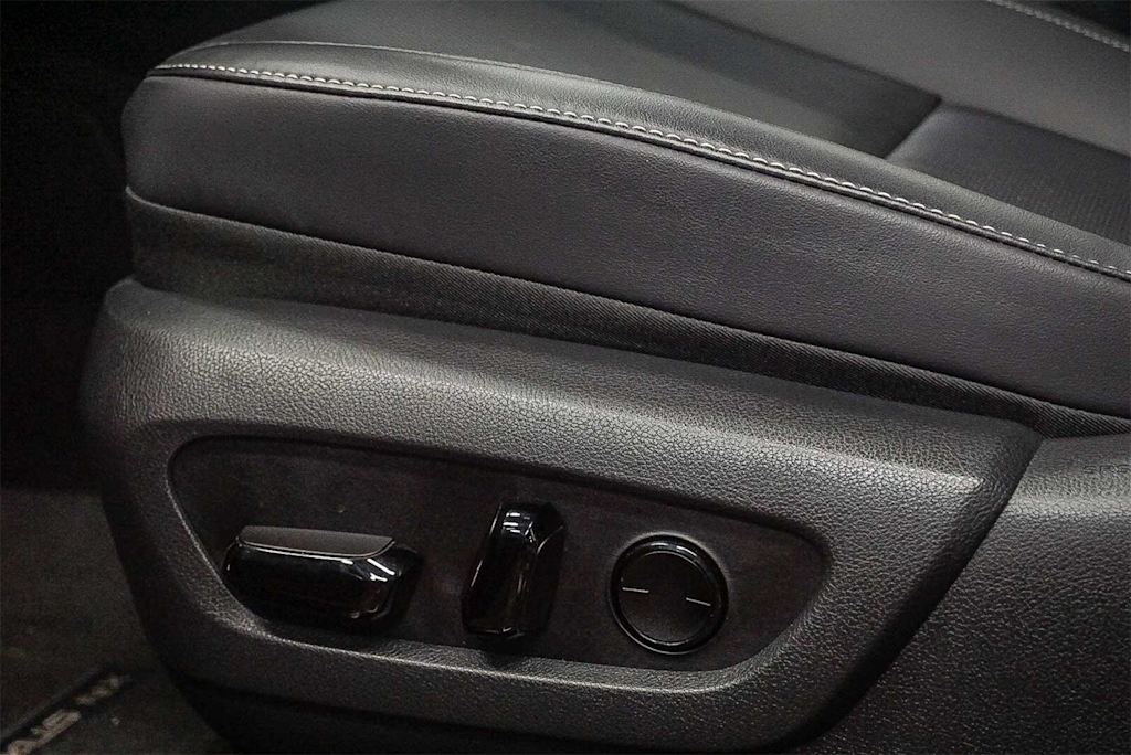 Thumbnail: 2025 Lexus ES - 24