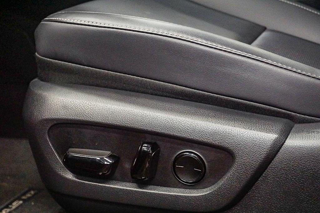 Thumbnail: 2025 Lexus ES - 25