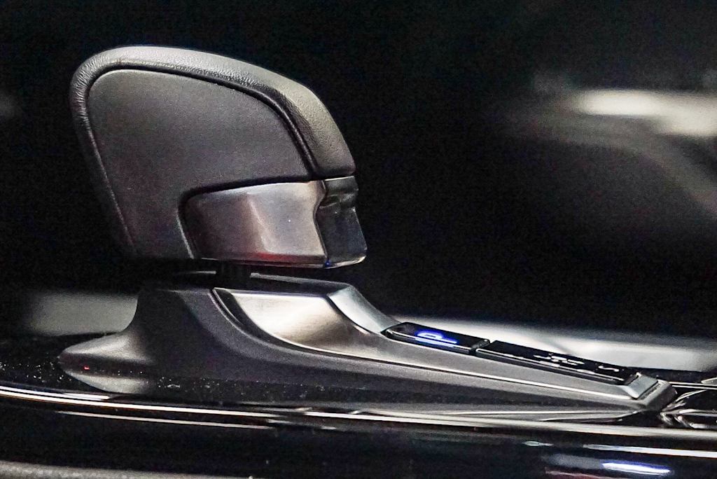 Thumbnail: 2025 Lexus ES - 13