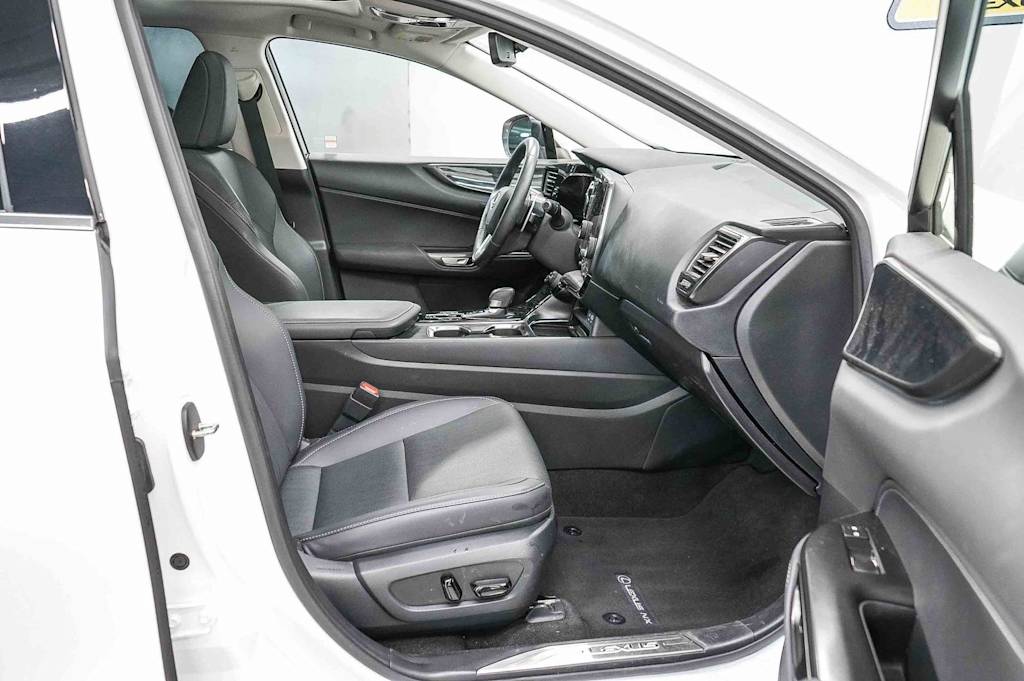 Thumbnail: 2025 Lexus ES - 9