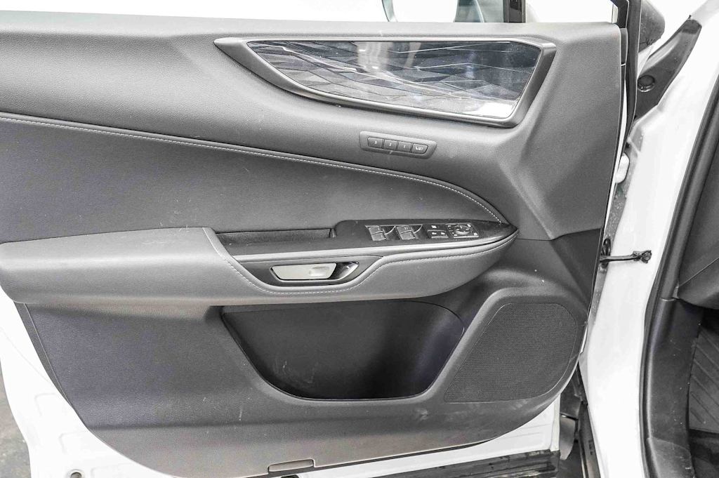 Thumbnail: 2025 Lexus ES - 26