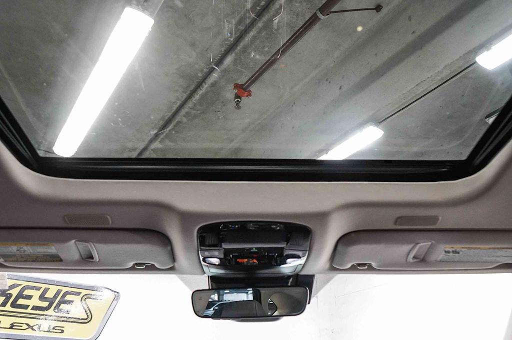 Thumbnail: 2025 Lexus ES - 23