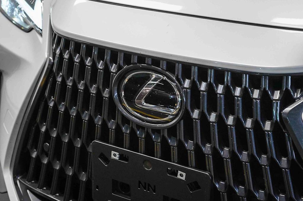 Thumbnail: 2025 Lexus ES - 21