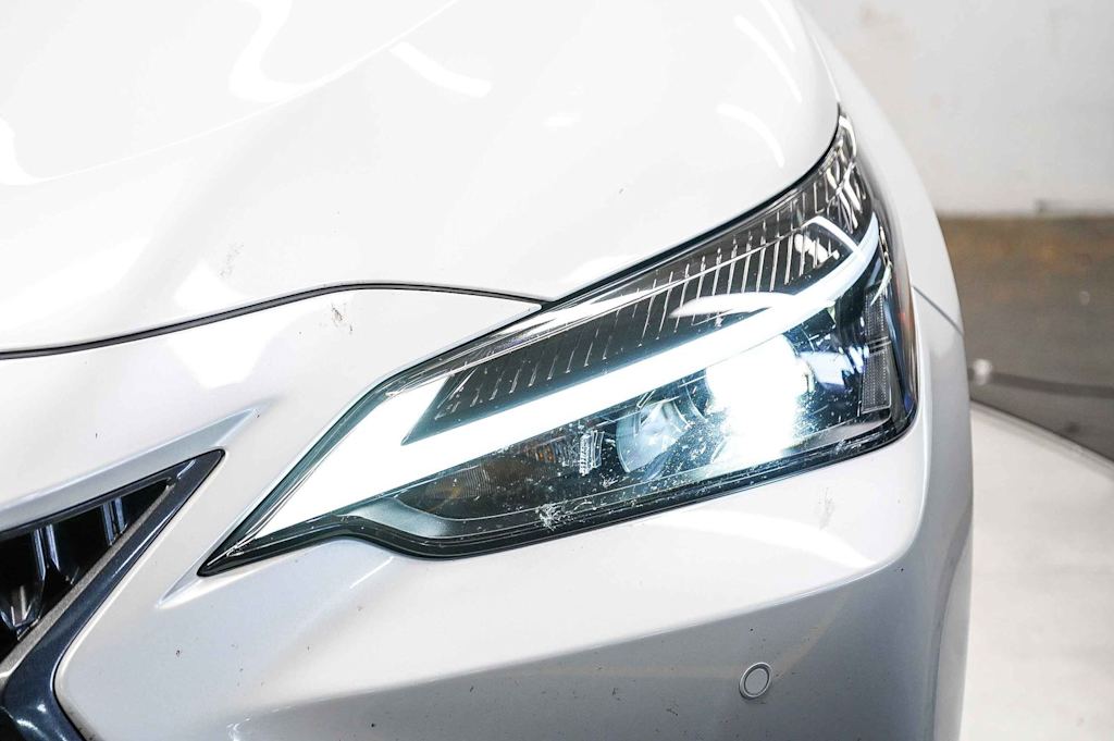 Thumbnail: 2025 Lexus ES - 20