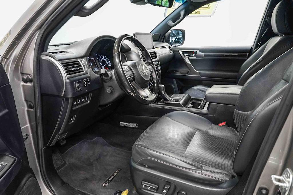 Thumbnail: 2023 Lexus GX - 11