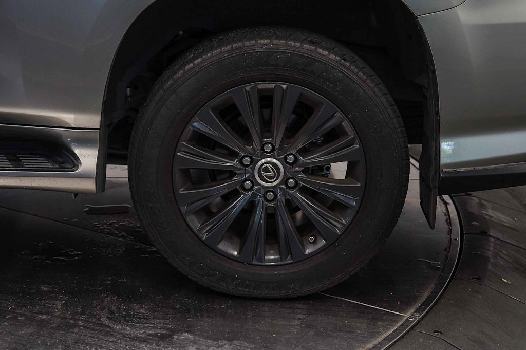 Thumbnail: 2023 Lexus GX - 21