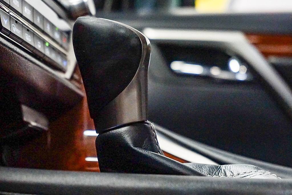 Thumbnail: 2018 Lexus RX - 24