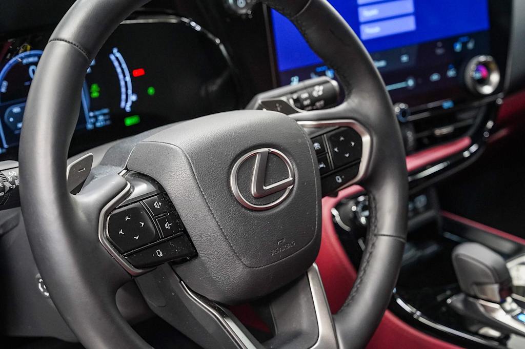 Thumbnail: 2025 Lexus ES - 13