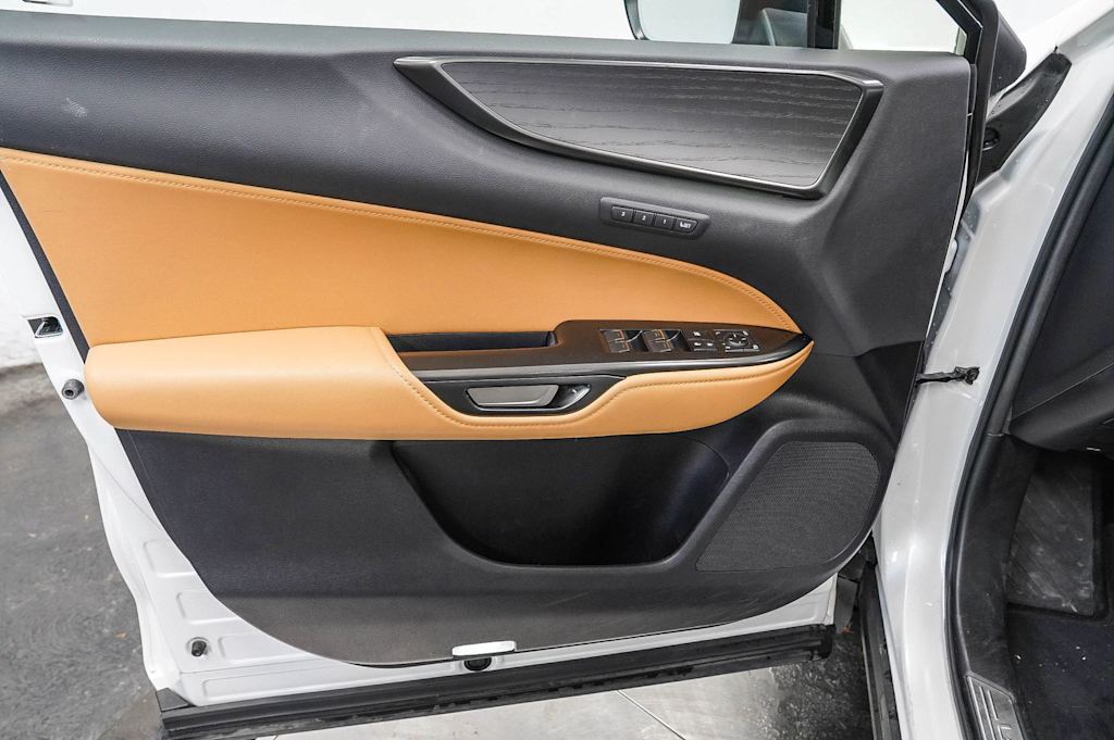 Thumbnail: 2024 Lexus ES - 26