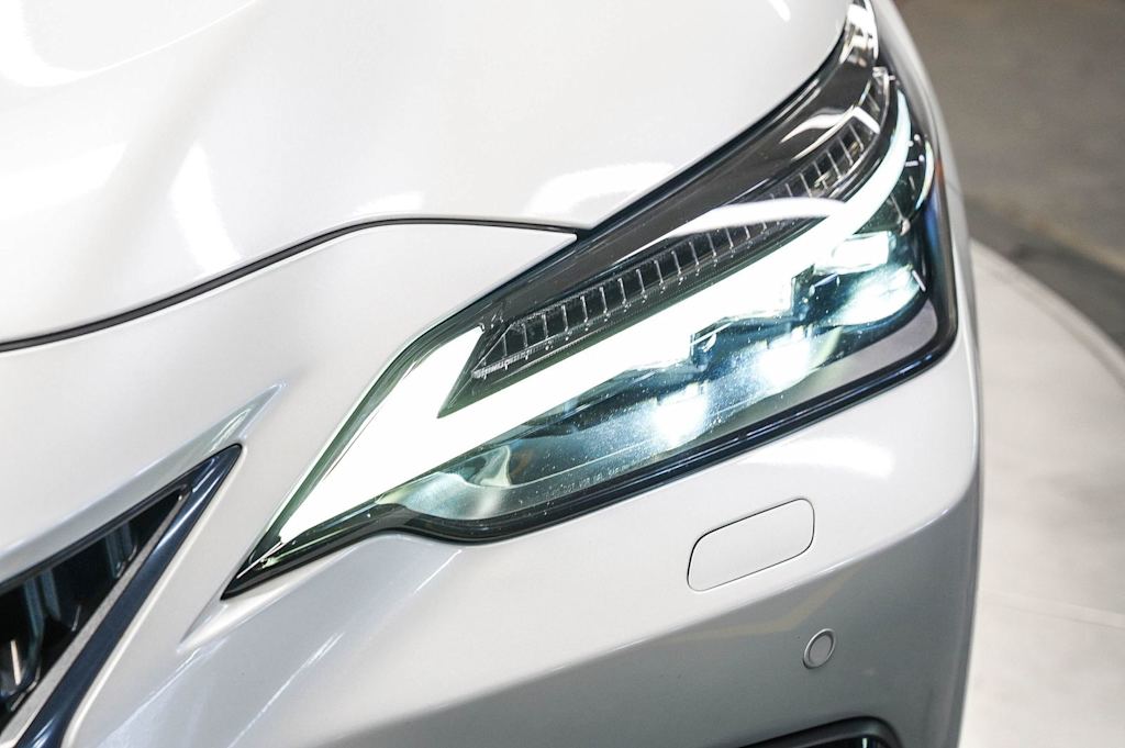 Thumbnail: 2024 Lexus ES - 21