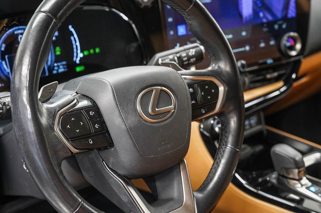 Thumbnail: 2024 Lexus ES - 13