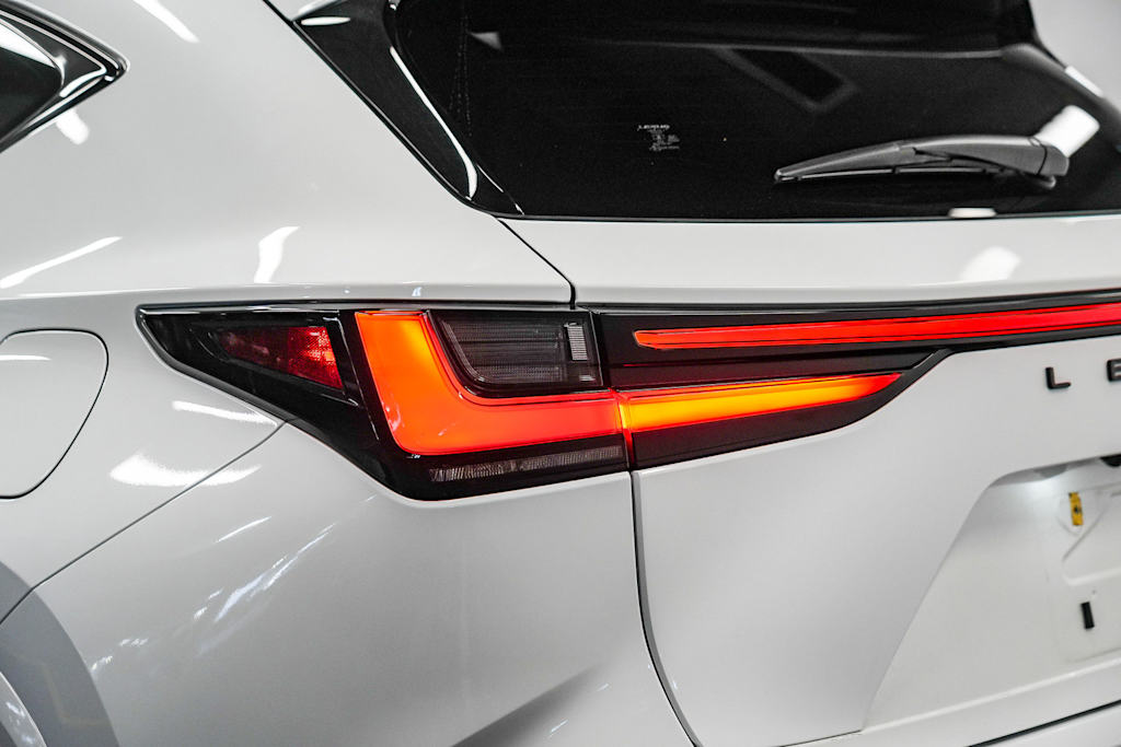 Thumbnail: 2025 Lexus ES - 21