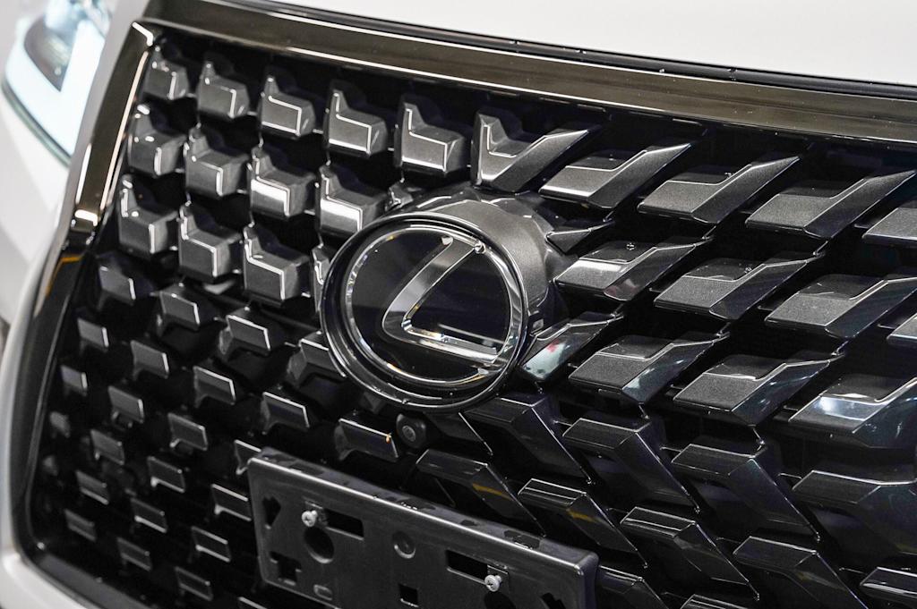 Thumbnail: 2023 Lexus GX - 6