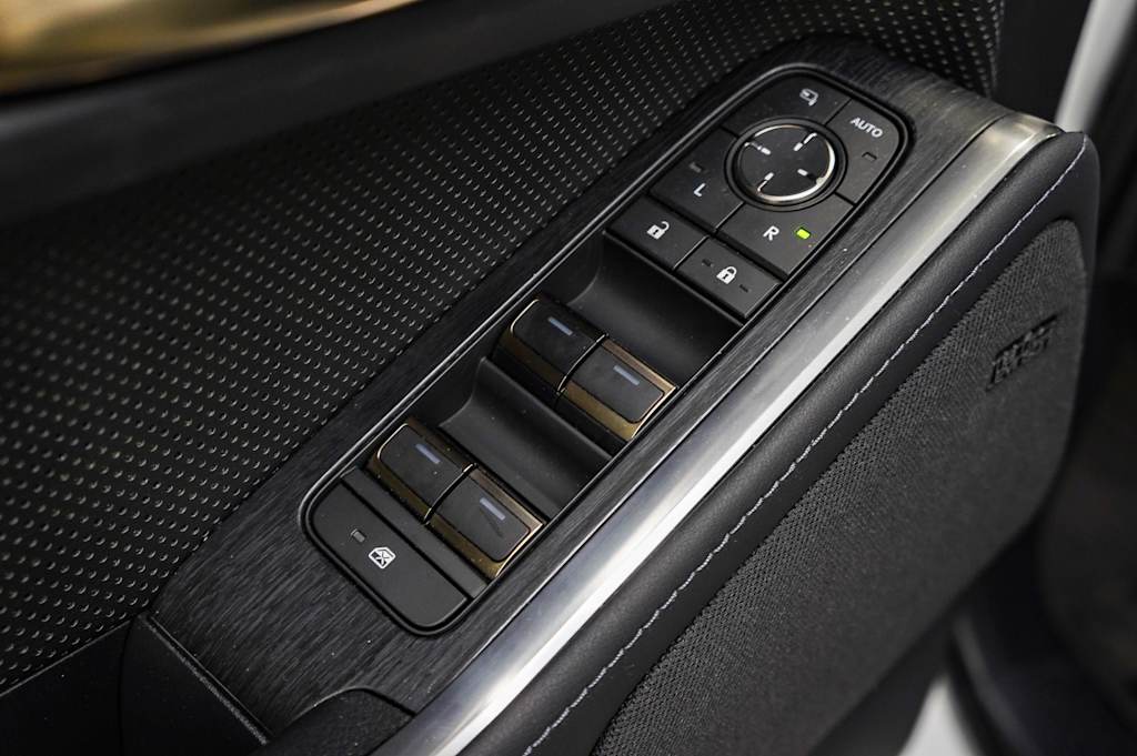 2024 Lexus ES  22