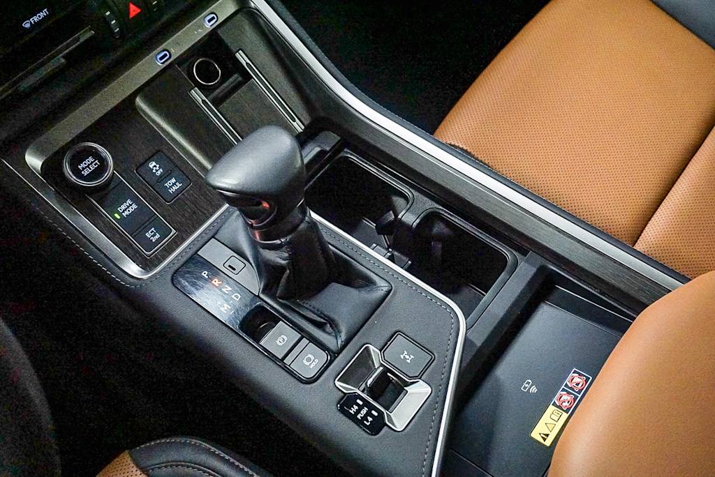 Thumbnail: 2025 Lexus ES - 15