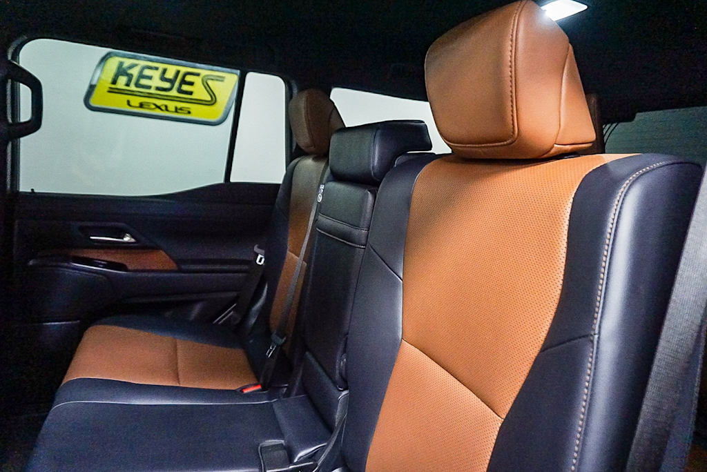 Thumbnail: 2025 Lexus ES - 12