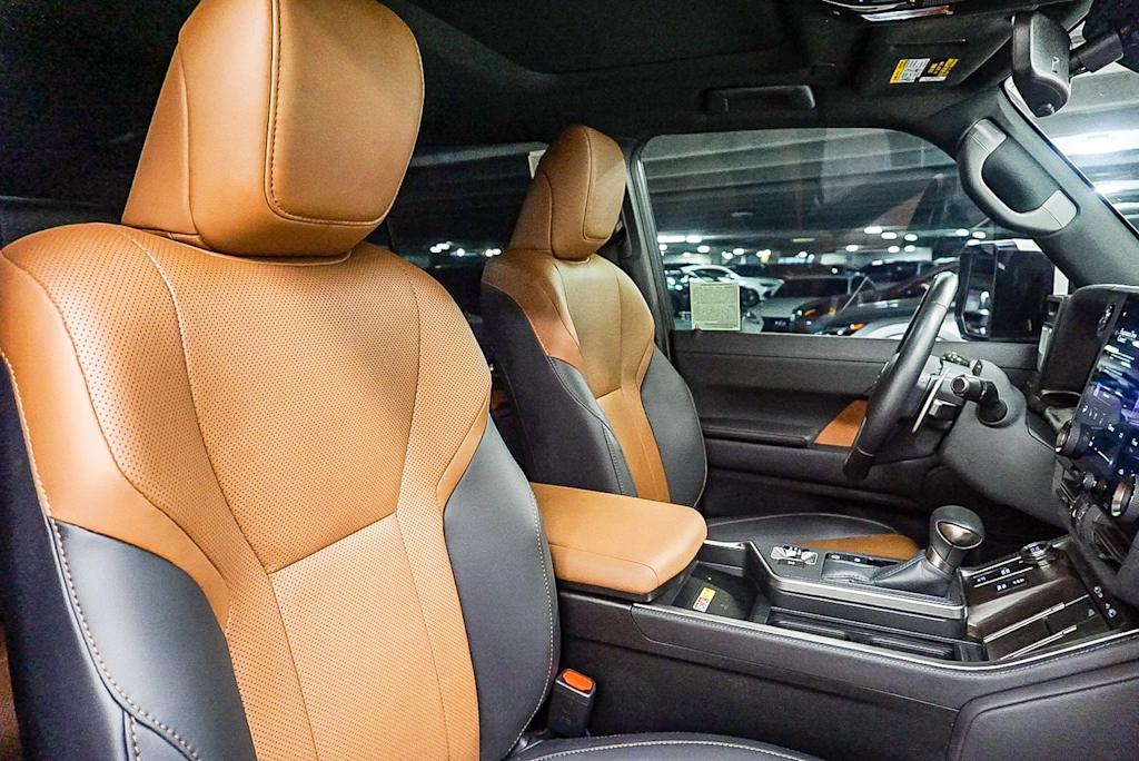 Thumbnail: 2025 Lexus ES - 10