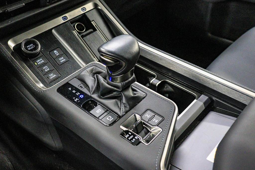 Thumbnail: 2024 Lexus ES - 14