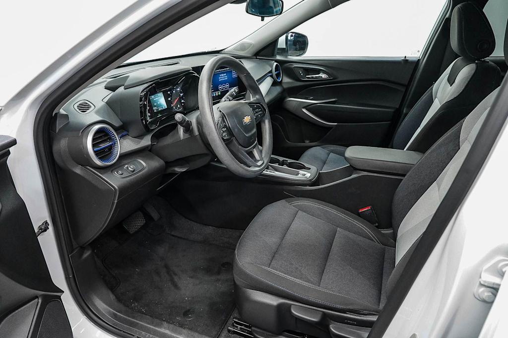 Thumbnail: 2024 Chevrolet Trax - 10