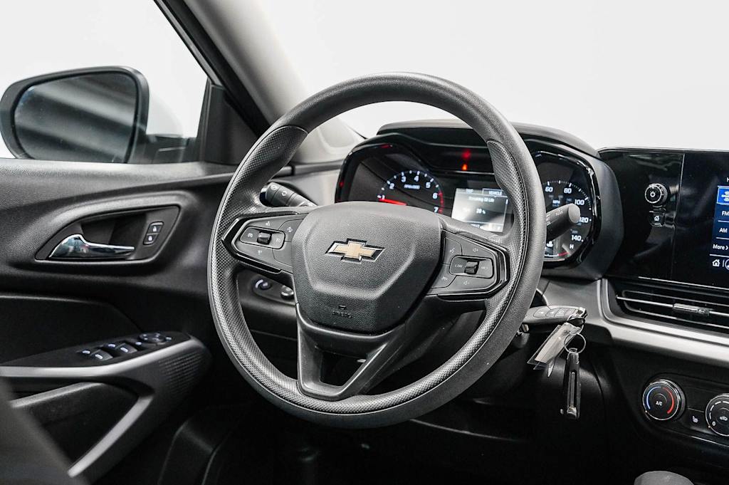 Thumbnail: 2024 Chevrolet Trax - 12