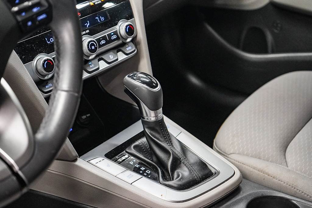 Thumbnail: 2020 Hyundai Elantra - 16