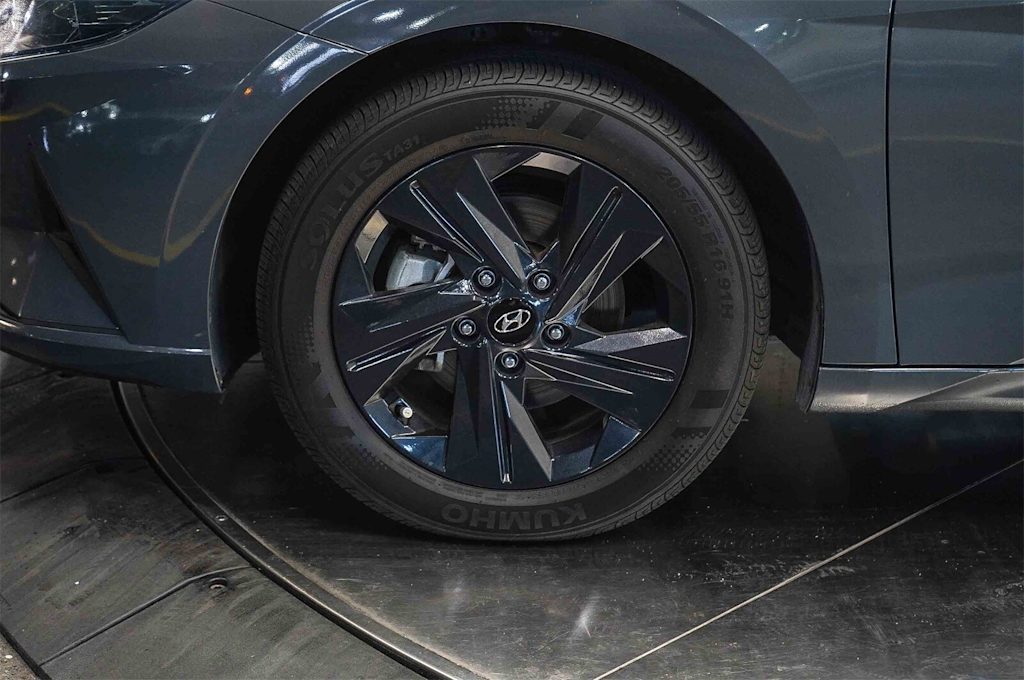 Thumbnail: 2023 Hyundai Elantra - 7