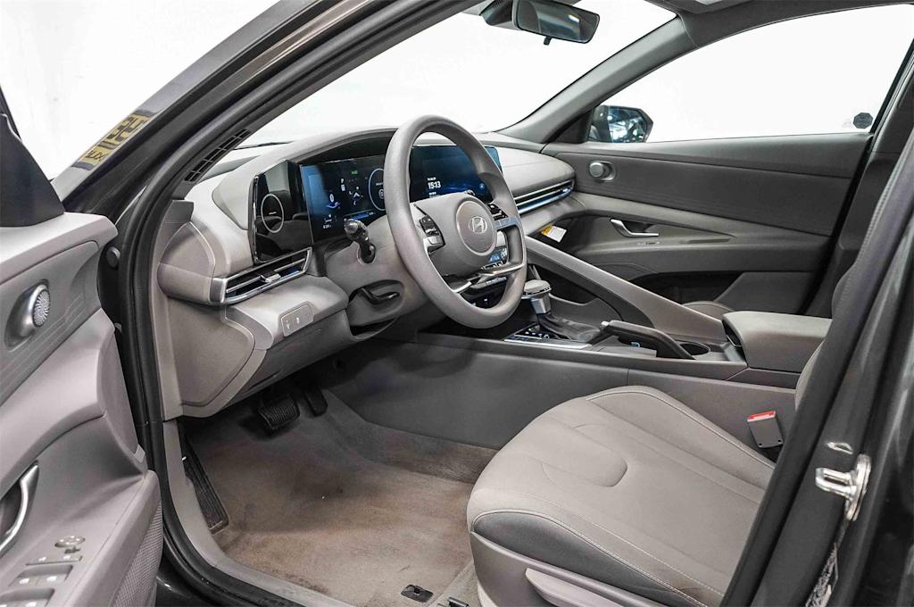 Thumbnail: 2024 Hyundai Elantra - 10