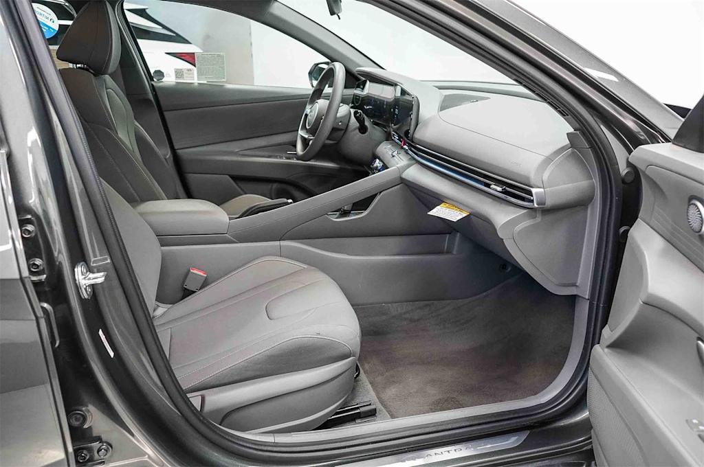 Thumbnail: 2024 Hyundai Elantra - 9