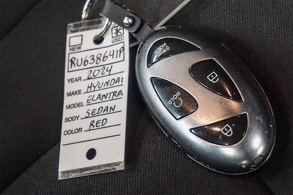 Thumbnail: 2024 Hyundai Elantra - 17