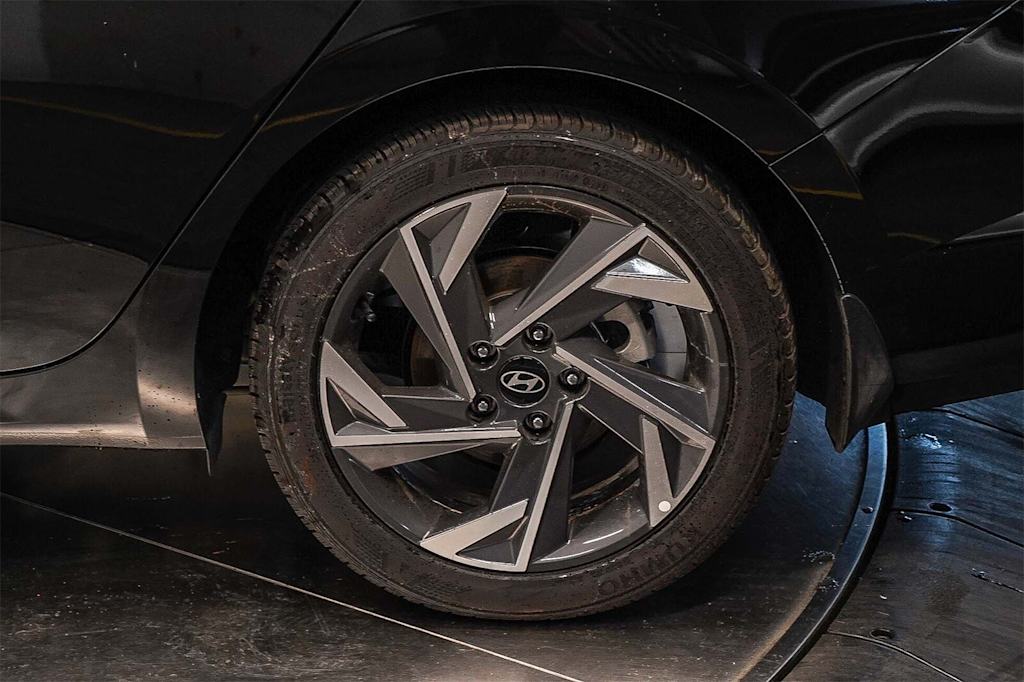 Thumbnail: 2025 Hyundai Elantra - 21