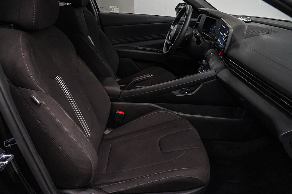 Thumbnail: 2025 Hyundai Elantra - 10