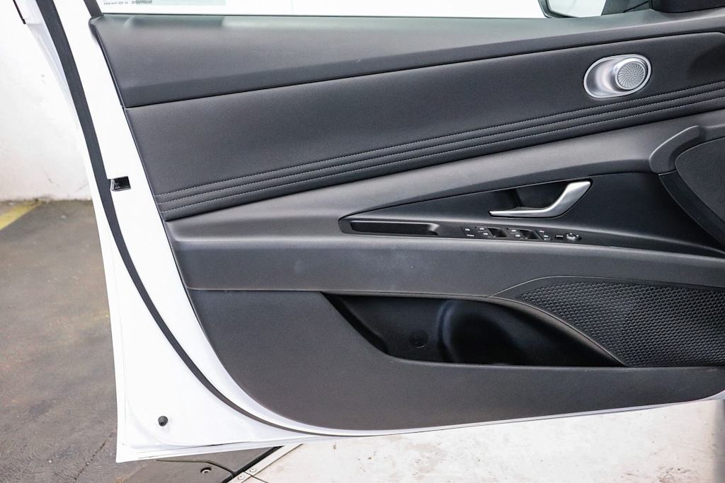Thumbnail: 2025 Hyundai Elantra - 27