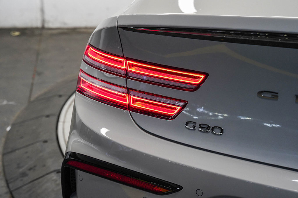 Thumbnail: 2025 Genesis G80 - 24
