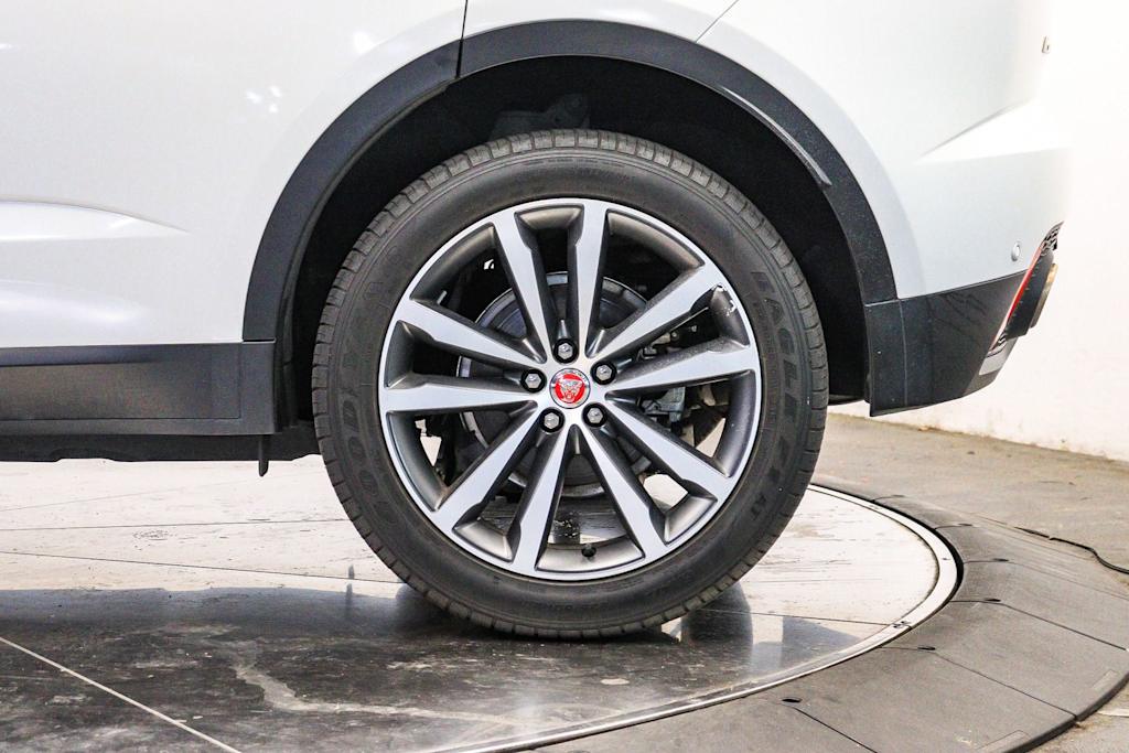 Thumbnail: 2022 Jaguar E-Pace - 20